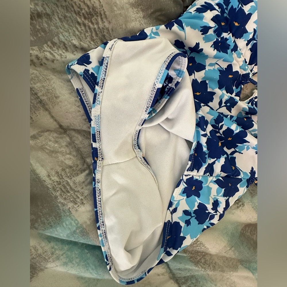 Floral Pattern Swimsuit - Picture 4 of 4